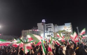 چهل‌ودومین‌قرار شبانه‌مردم رفسنجان در میدان شهید سلیمانی به روایت تصویر